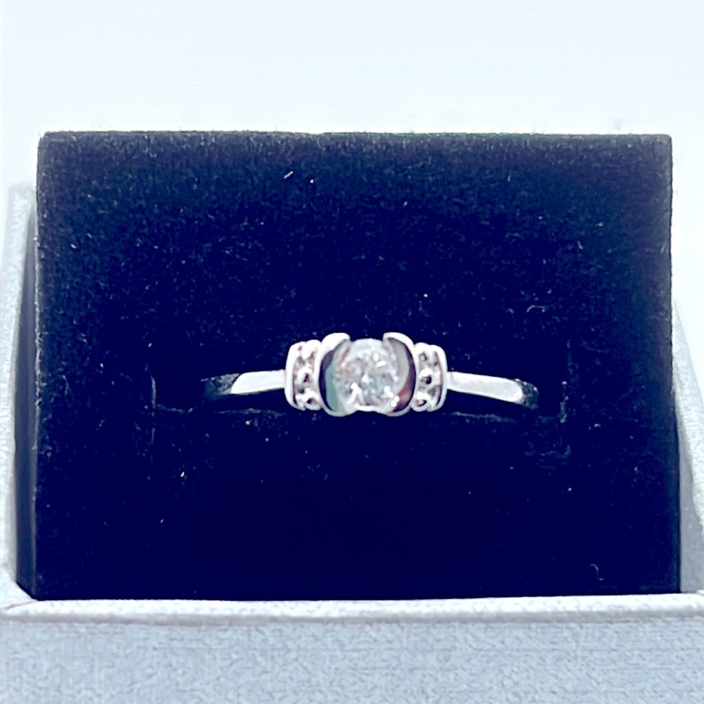 STERLING SILVER WITH CUBIC ZIRCONIA RING - Picture 2 of 5